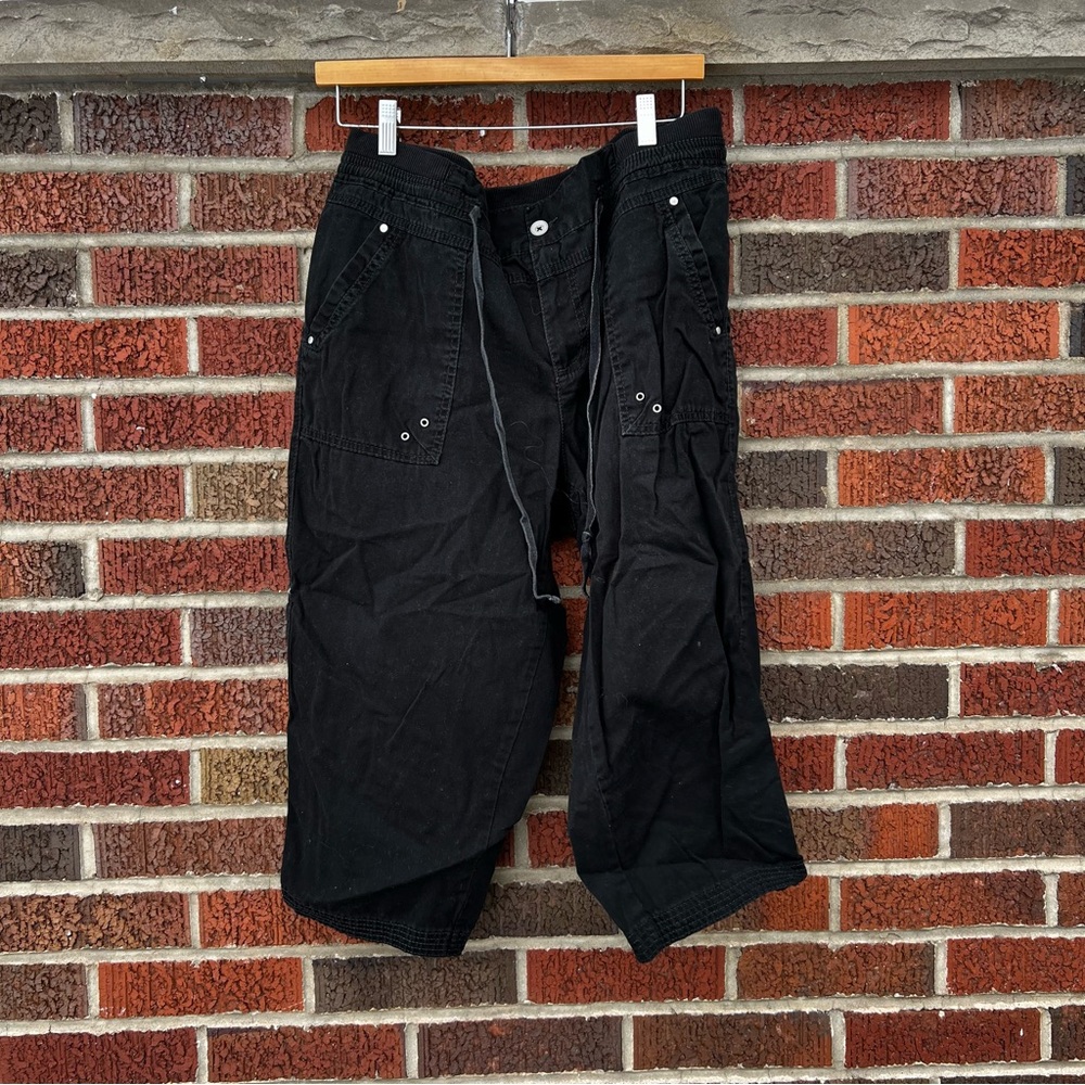 White Stag Black Mid Rise Utility Cargo Capri Pants